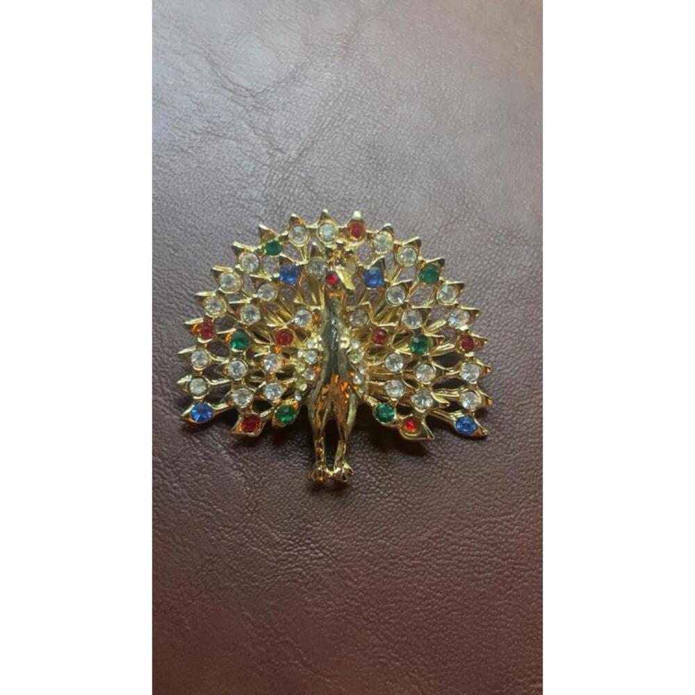 Peacock Brooch Pin Gold Tone Multicolor Rhinestone Fanned Out Feathers Pose